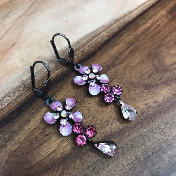 Crystal flower pendant pink earrings - Picture 4 of 8
